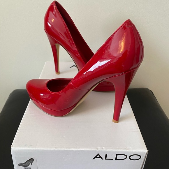 ALDO MOOS-62 Red Patent Leather Pump - Size 7B - Picture 6 of 6